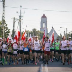Wraz z wójtem Pawłem Kownackim przebiegli 63 kilometry, by uczcić 63 dni chwały!