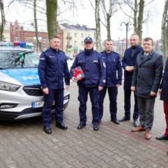 Wójt Dąbrówki wraz z Burmistrzem Radzymina przekazali policjantom czwarty w tej kadencji nowoczesny radiowóz!