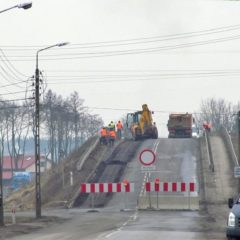 Utrudnienia na trasie z Radzymina do Wołomina. Rozbierają wiadukt na ul. Wołomińskiej!