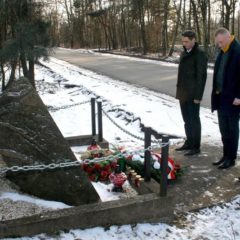 Władze Dąbrówki uczciły Narodowy Dzień Pamięci Żołnierzy Wyklętych