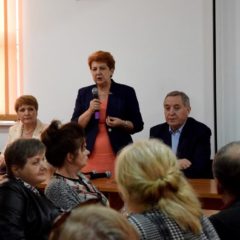 Minister środowiska Henryk Kowalczyk i posłanka na Sejm RP Teresa Wargocka na spotkaniu w Rząśniku