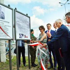 Pamięci Senatora Zbigniewa Romaszewskiego oraz Działaczy NSZZ „Solidarność” w Zakładach Stolarki Budowlanej w Wołominie