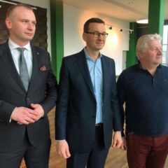 Premier Morawiecki odwiedził gminę Dąbrówka! – Szef Rządu spotkał się z pracownikami Piekarni Szwajcarskiej w Małopolu