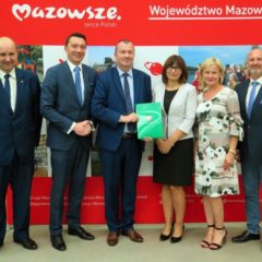 Uroczyste podpisanie umów na dofinansowanie gmin powiatu legionowskiego odbyło się w Wieliszewie