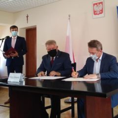 Burmistrz Jerzy Bauer podpisał umowę na dofinansowanie dla osób niepełnosprawnych