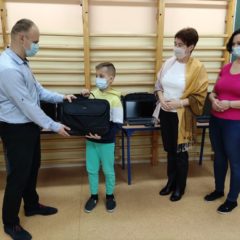 Nowe laptopy dla Szkoły Podstawowej im. Marii Konopnickiej w Turzynie  z grantu dla Gminy Brańszczyk