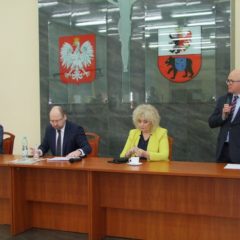 Samorządowcy rozmawiali o finansach z UE, Funduszu Odbudowy i podziale Mazowsza…