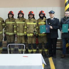 Nowy sprzęt ratowniczy i mundury dla strażaków OSP Radzymin i OSP St. Załubice