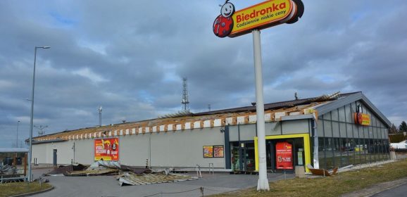 Zerwane dachy, połamane drzewa, brak prądu i wody. Jedna ofiara śmiertelna!