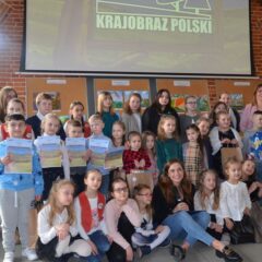 Nagrodzono laureatów powiatowego konkursu plastycznego