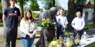 Uczniowie „Stalowej Jedynki” pamiętają o ważnych rocznicach historycznych