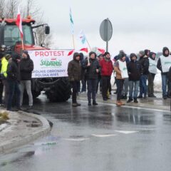 Protest rolników – ciągniki wyjechały na drogi