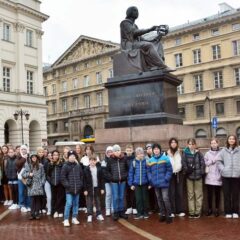 Wizyta w Teatrze z historiąw tle…