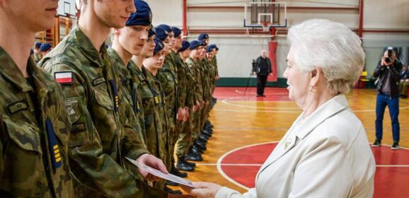 Uroczyste zakończenie roku szkolnego w klasach maturalnych I LO PUL im.111 Eskadry Myśliwskiej w Wołominie
