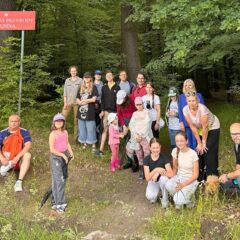 Wędrując przez Dębinę – pierwszy przyrodniczy spacer za nami!