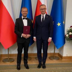 Prezydent RP Andrzej Duda wręczył dyplom nominacyjny na profesora Robertowi Gajdzie