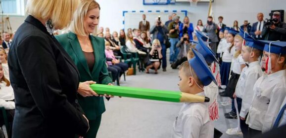 Małżonka Prezydenta RP pani Marta Nawrocka odwiedziła Szkołę w Liwie