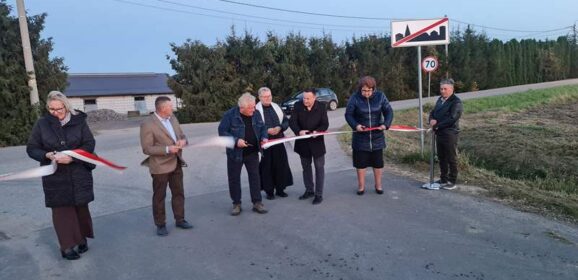 Uroczyste otwarcie i poświęcenie drogi gminnej w Mianowie