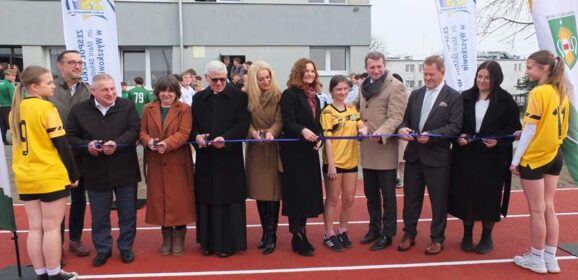 Otwarcie nowo wybudowanej bieżni przy Orliku w Zespole Szkół nr 1 w Wyszkowie