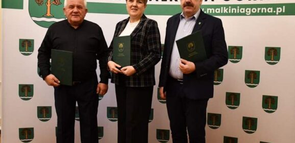 Umowa na budowę drogi gminnej w Małkini Górnej relacji ul. Kościelna – ul. Ostrowska – podpisana!