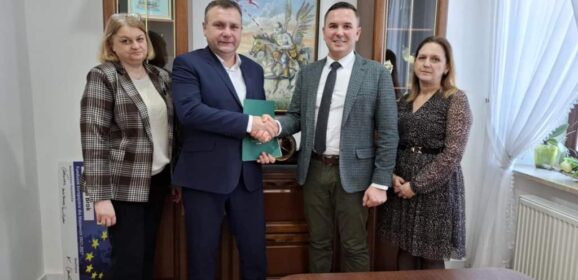 Wielomilionowe inwestycje w Gminie Brok – podpisano dwie kluczowe umowy inwestycyjne