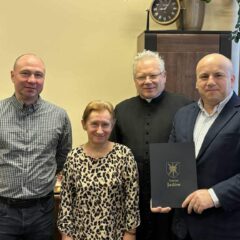 Przekazanie środków finansowych na remont zabytkowej kaplicy na cmentarzu parafialnym w Jadowie