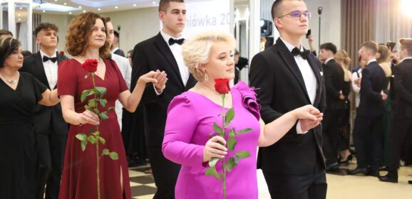 Studniówka CEZiU – przedmaturalna beztroska zabawa