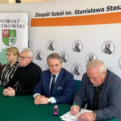 Podpisano umowę na termomodernizację Zespołu Szkół w Małkini Górnej