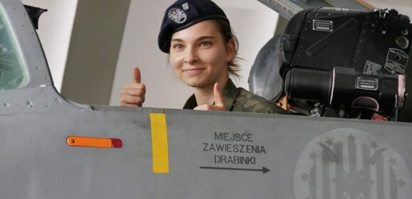 KLASA LOTNICZA – NOWOŚĆ!Rekrutacja 2026/2027 w I LO PUL w Wołominie