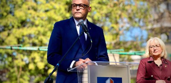 Przełomowy moment dla maturzystów… Starosta Arkadiusz Werelich pożegnał absolwentów ZSTZ w Radzyminie