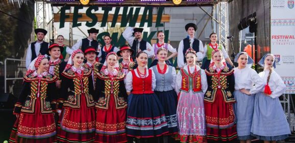 Wyjątkowe wydarzenie w wołomińskiej Fabryczce – VI Festiwal Smaku i Tradycji, kolorowy, ludowy… i smaczny.