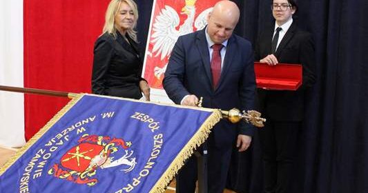 Nowy sztandar dla Zespołu Szkolno-Przedszkolnego