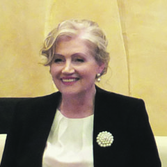 Żona, matka, babcia, senator – ANNA AKSAMIT