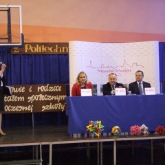 Piknik naukowy z Politechniką Warszawską w Gimnazjum Nr 2