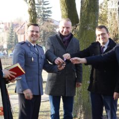 Kolejny nowy radiowóz, sfinansowany przez władze Radzymina i Dąbrówki trafił do policyjnej służby