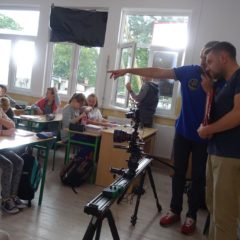 Ekipa filmowa w Szkole  Podstawowej Nr 1 w Łochowie