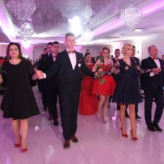 Piękne suknie, eleganckie garnitury… i blask w oczach, czyli Bal Studniówkowy 2018 maturzystów ZDZ w Wyszkowie