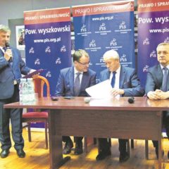 Minister Krzysztof Tchórzewski, minister Marek Zagórski i poseł Arkadiusz Czartoryski rozmawiali z mieszkańcami Wyszkowa