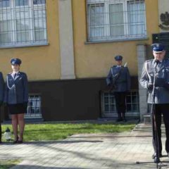 Policjanci na uroczystościach 78. rocznicy Zbrodni Katyńskiej