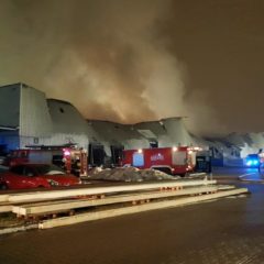 Strażacy z Radzymina, Zielonki, Kobyłki i Wołomina gasili pożar hali na warszawskim Annopolu
