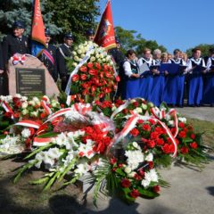Uroczystość odsłonięcia tablicy upamiętniającej w Nurze