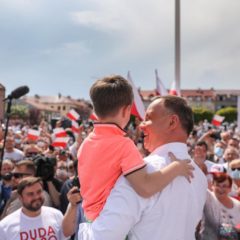 Wybory 2020: Prezydent Andrzej Duda na rynku w Serocku