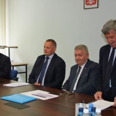 Realizacja tarczy antykryzysowej w Powiecie Wyszkowskim, na Mazowszu i w całej Polsce tematem spotkania w starostwie wyszkowskim