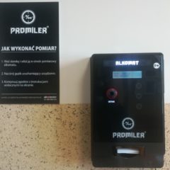 Alkomat PROMILER do badania stanu trzeźwości kierowców dostępny w ostrowskiej komendzie