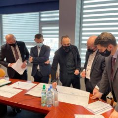 Koncepcja budowy bezpiecznego skrzyżowania w Sadownem omawiana na spotkaniu samorządowców powiatu węgrowskiego z przedstawicielami Generalnej Dyrekcji Dróg Krajowych i Autostrad