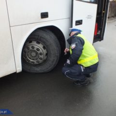 Kontrola autokarów przed wyjazdami na letnie kolonie i obozy