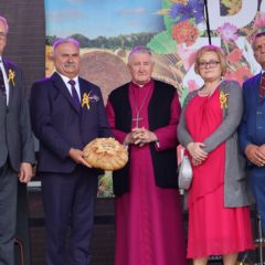 Tylko ludzie utrudzeni rolniczą pracą wiedzą, jak wiele zależy od niebios…