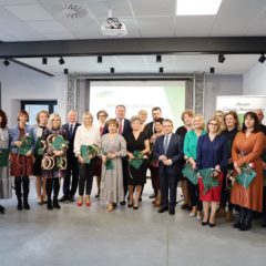Podziękowania i nagrody z okazji Dnia Edukacji dla ostrowskich nauczycieli