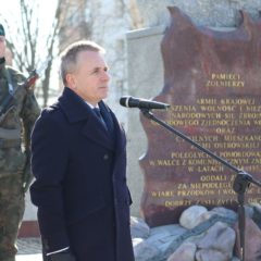 Oddajemy cześć i chwałę, wdzięczność żołnierzom, którzy oddali życie za wyzwolenie…