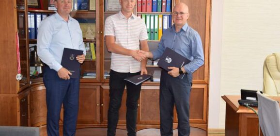 Podpisano umowę na remont elewacji budynku Środowiskowego Domu Samopomocy w Miedznej